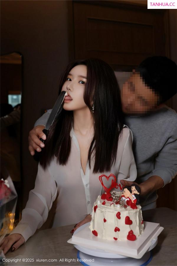   [XiuRen]高清写真图 2025.03.07 No.9983 小薯条nienie 美腿黑丝第11张图片